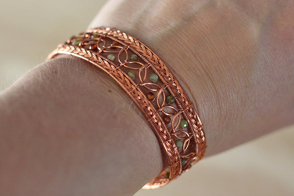 Fairy Knot Bracelet with Green Garnet Crystals